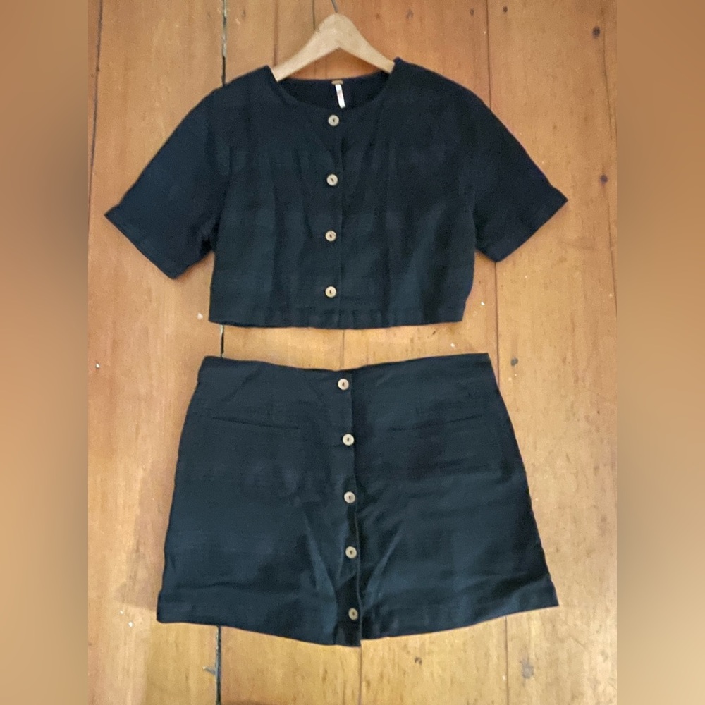 Free People Button Down Crop/Skirt Set. Large NWOT